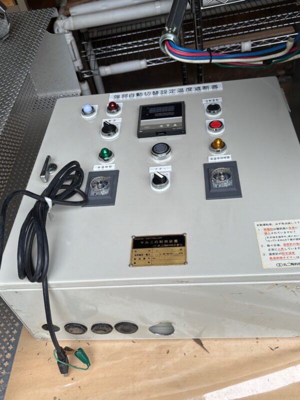 中古電気窯　10KW横扉式　＆　小型土練機 - 画像 (4)